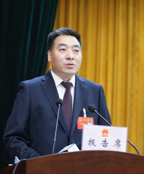 区人大二次会议3.jpg