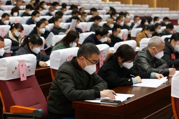 区十八届人大三次会议举行第二次大会7.png