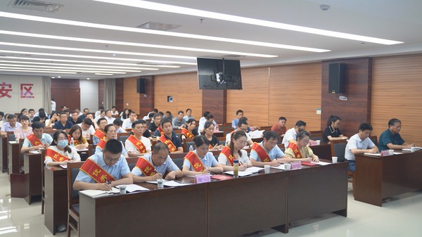 区直工委表彰大会（台下）_副本5.jpg