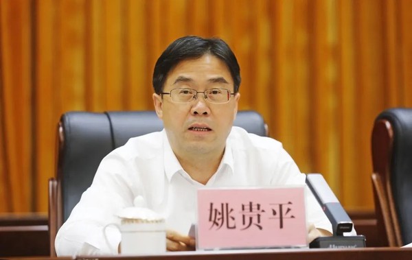 区委二届五次全体（扩大）会议暨二季度镇域经济社会高质量发展观摩点评会议召开2.jpg