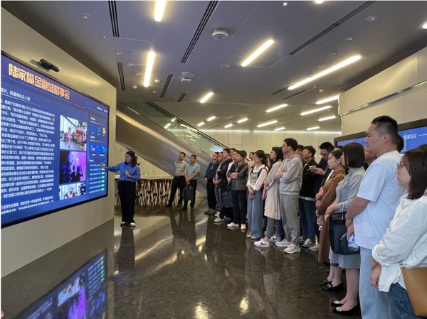 义安区第4期中青年干部培训班开展异地党性锻炼1.png