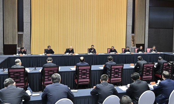 习近平主持召开深入推进长三角一体化发展座谈会2.jpg