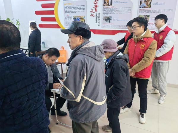 观湖社区：壮大志愿队伍 提高服务品质1.jpg