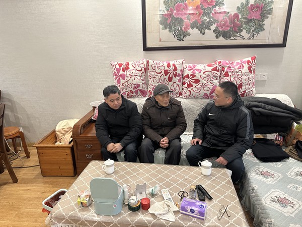 区直工委开展走访慰问2.jpg