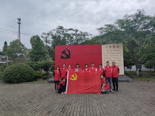 区商务局（投资促进局）念好“三字诀”守好发展党员“三道关”.jpg