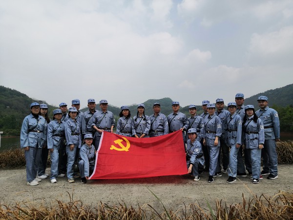 区商务局开展红色教育体验活动.jpg