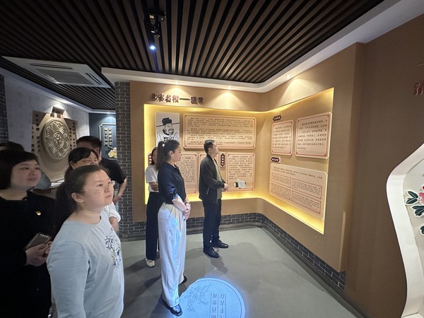 荷花塘社区丨“锤炼党性修养 激发责任担当 筑牢廉洁防线”主题党日活动 (3).jpg