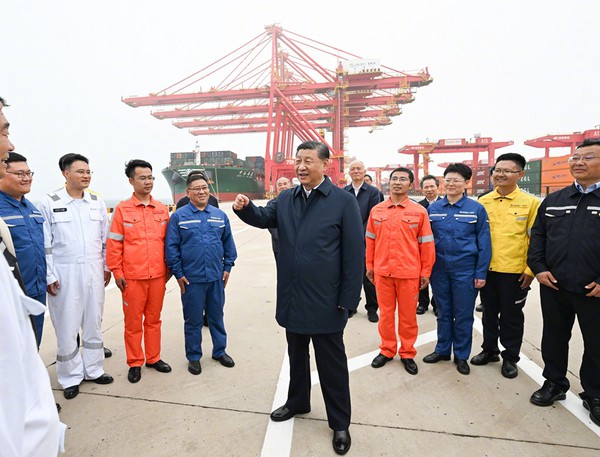 习近平在山东日照市考察调研4.jpg
