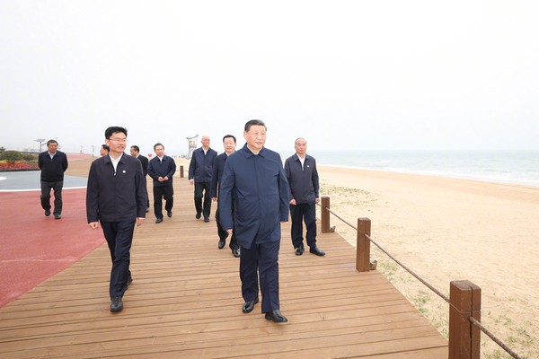 习近平在山东日照市考察调研5.jpg