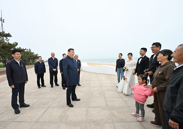习近平在山东日照市考察调研7.jpg