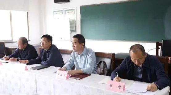 义安区第1期乡科级干部进修班圆满结业1.jpg