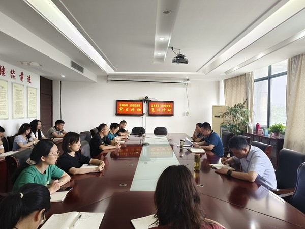 区商务局开展“我承诺  我践行”主题党日活动.jpg