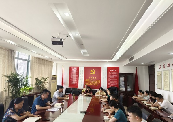 区商务局开展学习日活动.jpg