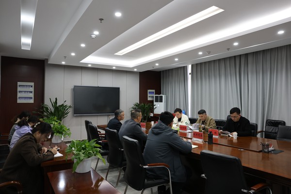 区直工委开展“四强”党支部建设工作.jpg