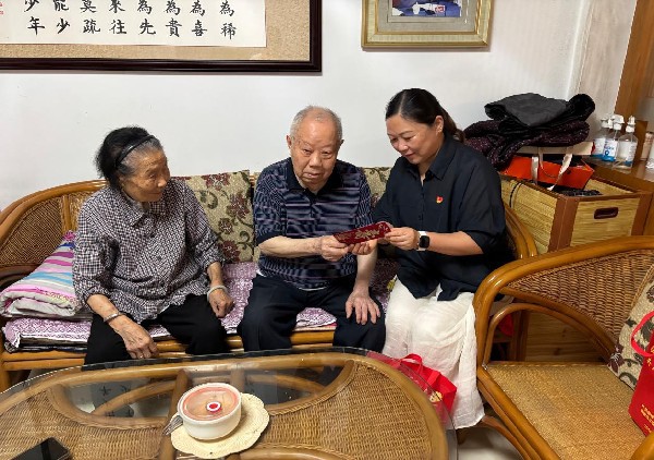 重阳节慰问3_副本.jpg
